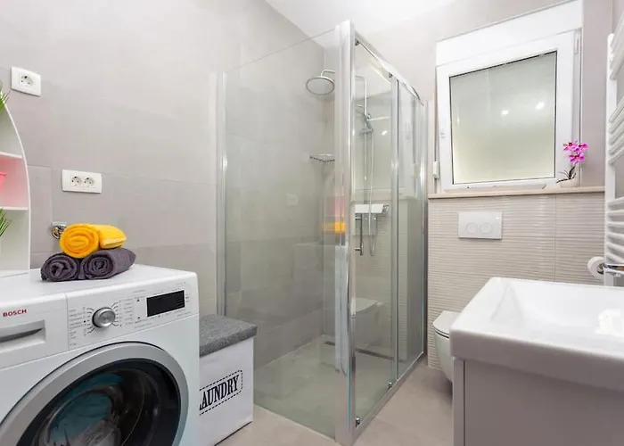 Velum Βίλα Mravince