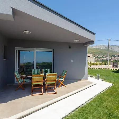 Velum Villa *